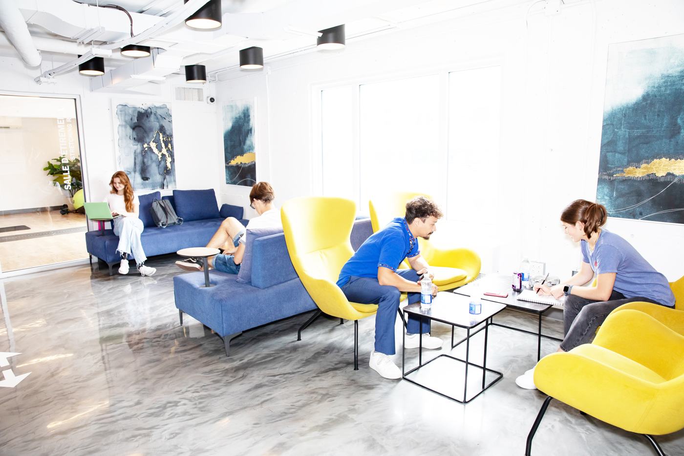 Students in a Hazelview lounge